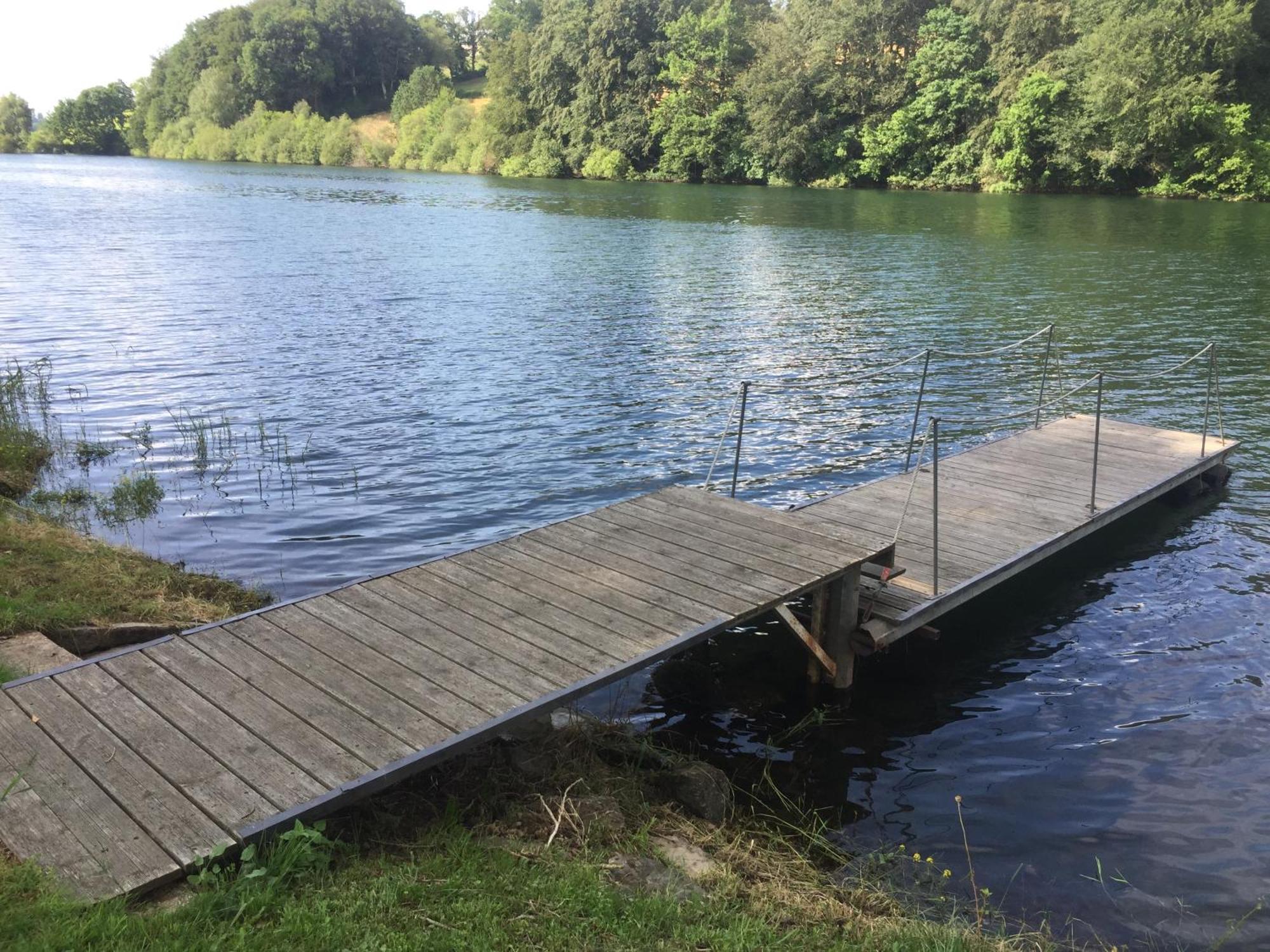 Maison Lac De Pareloup -Les Pieds Dans L'Eau- Arvieu エクステリア 写真